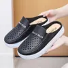 Nuevas Zapatillas de Dedo Antideslizantes de Suela Gruesa para Madres de Mediana Edad, Zapatillas de Dedo del Pie, Zuecos de Imitación de Cuero con Tacón Medio, Zapatillas de Mujer para Usar Afuera