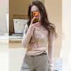 Camisa Básica de Tricô Rosa com Renda e Decote V Estilo Coreano para Mulheres, Super Estilosa e Única para Outono e Inverno, com Design de Amarração
