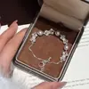 Pulsera de Lujo Ligero Estilo Francés con Perlas y Pedrería para Mujer, Moderna y Sofisticada, Exquisita Pulsera con un Temperamento Único, Elegante y Sencillo