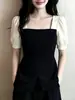 Camiseta de manga corta con bloques de color estilo elegante americano, dos piezas falsas para mujer, nuevo modelo de verano 2026, cuello cuadrado, adelgazante, top de alta gama