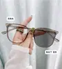 Gafas de Prescripción Fashionables de Montura Cuadrada Fotocromáticas Anti-Luz Azul para Hombres y Mujeres, Adecuadas para Estudiantes, con Efecto Adelgazante