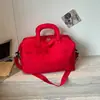 La bolsa de viaje portátil ShuaiMijia es ligera y tiene una gran capacidad, adecuada para viajes, como bolsa de maternidad, y cuenta con un diseño de separación de húmedo y seco, lo que la hace ideal para actividades deportivas y de fitness.