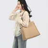 Bolsa Tote de Nailon Resistente al Agua para Mujer - Bolso de Hombro Caramel de Gran Capacidad, Bolso de Mano Casual para Trabajo, Viaje, Compras con Detalles de Cordón Ajustable