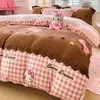 Juego de Cuatro Piezas de Terciopelo de Leche Engrosado 2026 con Estampado Floral Fresco Juego de Ropa de Cama de Vellón de Coral, Funda de Edredón Individual/Doble, Popular en Transmisiones en Vivo