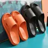 Pantuflas de baño versátiles y portátiles para viajes y uso en casa, cómodas para bañarse, sandalias ligeras populares para mujeres y niñas en dormitorios