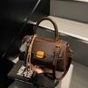 Comércio Exterior Super Quente Bolsa Pequena Feminina Retrô 2025 Nova Bolsa de Ombro Transversal Versátil Bolsa Pequena Portátil Feminina para Trabalho