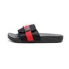 Chinelos Transfronteiriços Sapatos de Praia para Homens, Versátil de Verão para Jovens, Solado Macio para Uso Externo, Chinelos Antiderrapantes Casuais da Moda