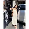 Vestido de tirantes plisado estilo perezoso para mujer, fino, adelgazante, para llevar por dentro o por fuera, elegante, color liso, versátil, vestido largo