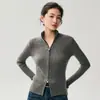 Cardigan de Cashmere com Zíper Listrado e Gola Alta Bai Cai Rong Outono/Inverno 2026, Suéter de Tricô com Corte Justo, Peça de Roupa Casual