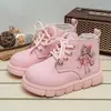 Botas Martin para Niña 2026 Otoño e Invierno Nuevas Botas Infantiles Cremallera Lateral Superficie de Cuero Botas Cortas Dibujos Animados Niña Pequeña Zapatos de Bebé