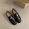 Sapatos femininos de couro britânico de tamanho pequeno, modelo retrô coreano para o outono de 2025, com bico redondo, estilo mocassim, perfeitos para estudantes.