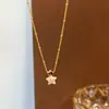 Fique Rico Instantaneamente~ Novo Colar Flor de Pônei Vermelho Estilo Chinês para Mulheres, Luxo Leve, Requintado, Moderno, Elegante, Corrente Simples para Clavícula