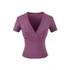 Top de Yoga Fitness con Cuello Cruzado en V Profunda y Línea Dividida, Camiseta Corta Ajustada de Cintura Alta con Mangas Cortas