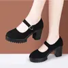 Zapatos de tela nuevos modelo 2026, suela blanda, cómodos, de tacón medio, cómodos para estar de pie mucho tiempo, zapatos de trabajo para hotel, zapatos para mamá, zapatos de pasarela para mujer