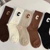 Meias Femininas 100% Algodão com Letra C Bordada, Meias Esportivas Retrô com Listras Verticais, Meias Modeladoras de Cano Médio, Meias Femininas Versáteis da Zhuji Socks