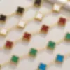 Pulsera de Acero de Titanio con Trébol de Cuatro Hojas de Nácar por Ambos Lados para Mujer para Usar en la Ducha y Asistencia Diaria Joyería de Mano de Trébol Dulce