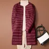 Chaqueta de plumas ligera transfronteriza para mujer, talla grande, de longitud media, nuevo estilo de moda de invierno 2026, cuello redondo, abrigo con forro interior cálido, moderno
