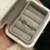 Anillo Retro Chinoiserie Antiguo para Mujer Nicho Lujo Accesible Gama Alta Único Anillo Abierto para Dedo Índice Nuevo Anillo 2025