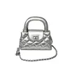 Bolso pequeño cuadrado Kelly con bordado acolchado 2026 nuevo popular de verano versátil bolso bandolera con cadena de bolas doradas