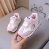 Zapatos Deportivos Infantiles Unisex Niños Zapatos de Skate Primavera/Otoño 2026 Estilo Coreano Niños Bebé Zapatos Individuales Zapatos Blancos Zapatos para Niños Pequeños Modernos