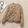 Colete casual branco leve de plumas de pato com padrão de losangos para mulheres, gola redonda, camada interna justa, colete quente, jaqueta estilo vintage, moderno
