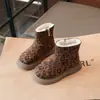 Botas de Cuero para Niños 2026 Invierno Nuevo Estilo Botas de Nieve Engrosadas Forradas de Felpa para Niñas Moda Cálida Estampado de Leopardo Botas de Algodón