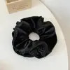 Goma para el pelo tipo Chanel de Cuatro Capas de Terciopelo con Lunares Florales y Cintura Plisada, Versátil Moda Coreana para el Cabello