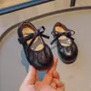 Zapatos para Niña Primavera y Otoño Estilo Coreano Lazo Zapatos de Cuero para Niños Zapatos de Princesa para Bebé Suela Suave Zapatos de Una Sola Pieza Niños Medianos y Pequeños Zapatos Tipo Mocasín