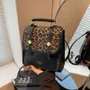 Pedido Estrangeiro Outono e Inverno Estampa de Leopardo Estilo College Mochila Pequena Novo Modelo 2026 Mochila para Estudante Universitário e Comutador Bolsa de Ombro Versátil Tendência