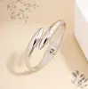 Pulsera Abierta Doble Cara Pulida con Textura Brillante para Mujeres Europeas y Americanas Estilo Fresco para la Mano Joyería Regalo