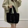 Nova Bolsa Pequena de Pelúcia, Bolsa Versátil de Ombro, Bolsa de Ombro para o Dia a Dia, Nova Bolsa Tote Outono e Inverno Atacado