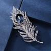 Broche de Pluma Atmosférico de Nuevo Estilo Corsage de Cristal Elegante de Lujo para Mujer Pin de Alta Gama de Lujo Ligero Accesorios para Traje