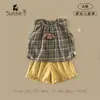Conjunto para Menina 2026 Verão Novo Estilo Bebê Desenho Animado Xadrez Colete e Shorts para Bebê Menina com Barra de Renda Conjunto de Duas Peças