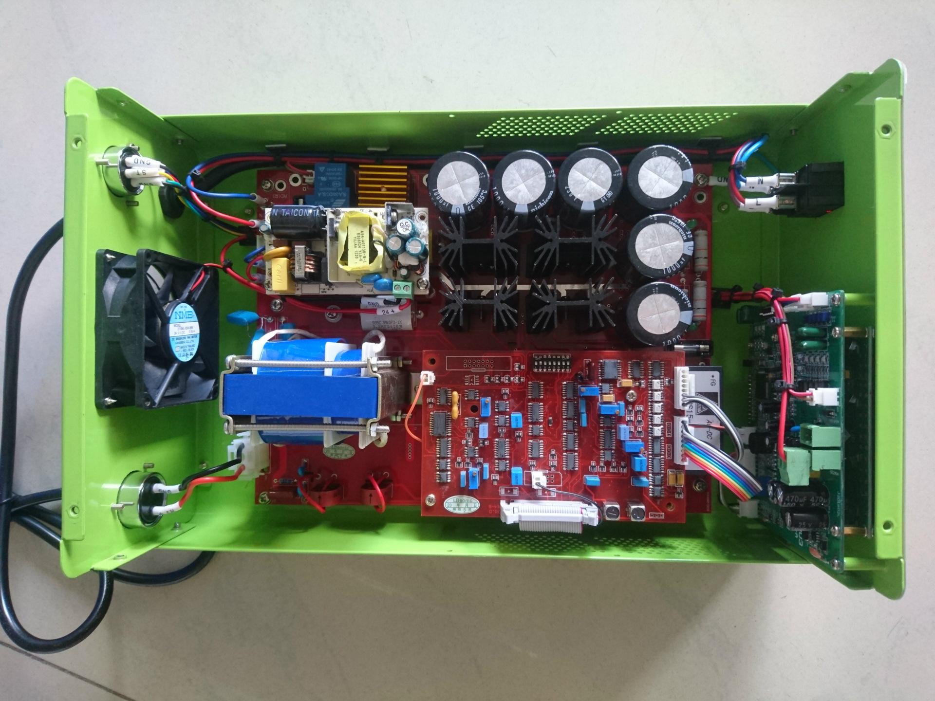 自动追频电箱内部