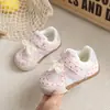 Zapatos de Caminar de Moda para Bebé 2026 Nuevas Llegadas Primavera/Verano Zapatos Individuales de Suela Suave para Bebé Zapatos de Princesa con Malla Transpirable y Lazo para Niñas