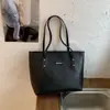 Bolsa Tote Grande Capacidade Fashionável para o Dia a Dia Nova Coleção Primavera 2026 Vintage Simples Elegante Casual Bolsa de Ombro Tendência