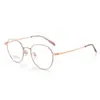 Gafas nude redondas de montura pequeña para mujer con cara pequeña, montura de titanio para alta miopía T81005, montura de gafas ultraligera estilo coreano
