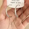 Pendientes de Pliegues Europeos y Americanos Transfronterizos Simples Elegantes de Nicho de Lujo Ligero de Alta Gama Pendientes de Moda Versátiles para Viajar al Trabajo para Mujeres
