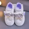 Zapatillas para Niña Dibujo Animado Cereza Zapatos Blancos Perla Zapatos Deportivos Infantiles Modelo Nuevo 2026 Velcro para Niña Superficie de Cuero
