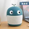 Popular Lindo Mini Cubo de Basura de Escritorio con Forma de Ballena, Contenedor de Almacenamiento Creativo de Dibujos Animados para Dormitorio, Habitación y Mesa de Café, Directo de Fábrica