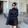 Nova camisa básica estilo chinês D de gola alta, camisa com gola plissada texturizada retrô, gola alta manga longa, disponível em preto e branco