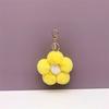 Llavero creativo de bola de pelo de flor, colgante de florcita de felpa lindo para bolso, accesorios para teléfono móvil, llavero para llave de coche, regalo