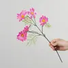 Flores artificiales pequeñas de margarita, ramo de flores falsas de crisantemo realista de alta gama, arreglo floral decorativo para sala de estar