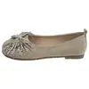 2026 Nuevo Modelo Suela Plana Suave Superficie Suave Versátil Francés Fuegos Artificiales Zapatos de Mujer con Pedrería, Punta Redonda, Boca Baja Slip-On Elegantes Planos