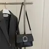 Bolso de Axila de Diseño de Nicho para Mujer 2025 Nuevo Transfronterizo Moderno Bolso Cuadrado Pequeño para Viajar Bolso Versátil de Moda de Hombro Único Cruzado
