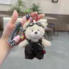 Macacão Fofo e Estiloso, Chaveiro de Urso Personalizado, Óculos de Natação com Padrão da Moda, Decoração de Pingente de Bolsa de Boneca de Pelúcia