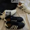 Zapatos de entrenamiento alemanes para mujer con cordones, punta redonda, de piel de vacuno de capa superior, nuevos zapatos deportivos casuales otoño 2026, zapatos Cortez para mujer