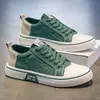 Novos sapatos masculinos de primavera e verão, sapatos de skate esportivos respiráveis e versáteis, sapatos casuais de lona masculinos de sola macia, modernos e da moda