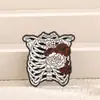 Broche Criativo em Forma de Coração DIY, Design de Fita Cinza, Emblema Pintado, Acessório de Roupa, Fresco e Doce