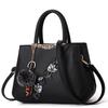 [Envío] Nueva Moda 2025 Bolso Grande para Mujer Bolso de Mano Estilo Coreano Color de Contraste Bola de Pelo Bolso de Hombro Cruzado